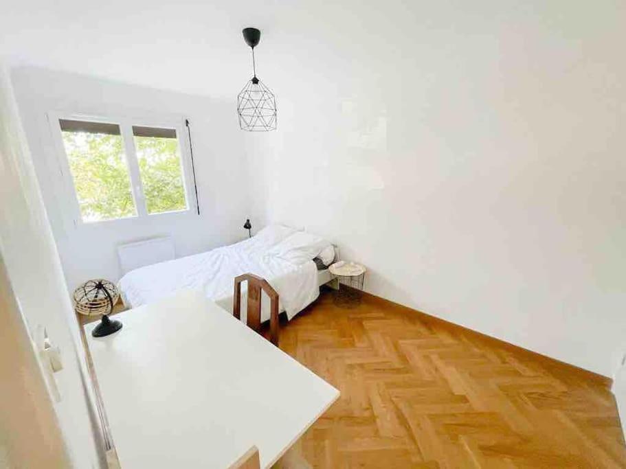 Appartement Spacieux Avec Parking Gratuit Sète Kültér fotó